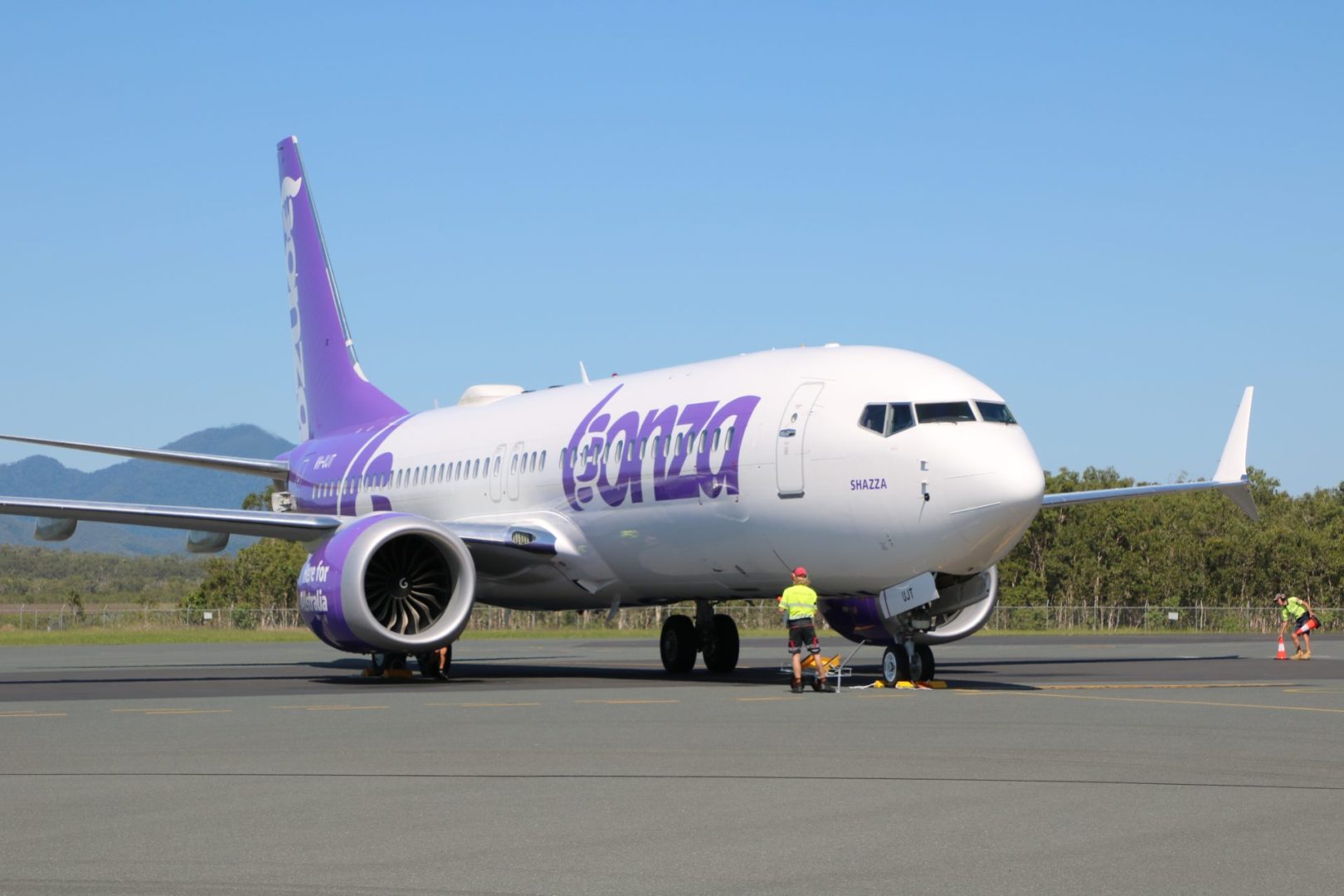 First Bonza plane lands in Whitsundays Whitsunday News First Bonza plane lands in Whitsundays Whitsunday News